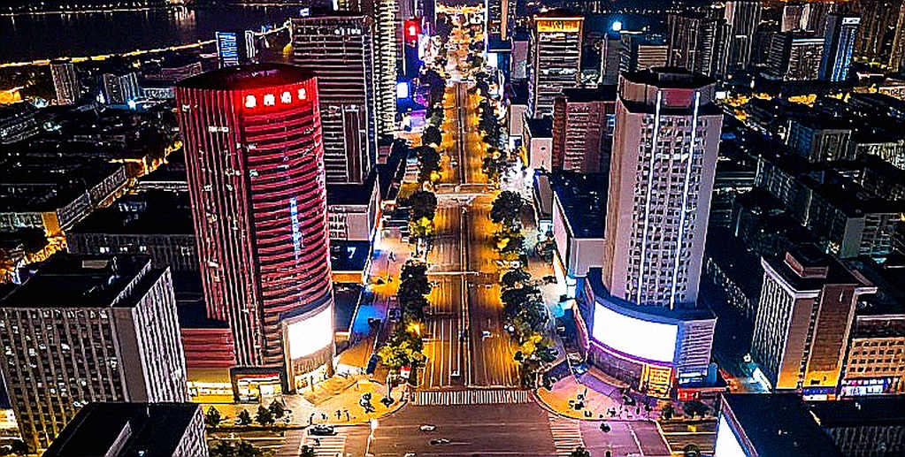 2:47:52 ở Hà Nội: Phạm Thị Hồng Lệ phá kỷ lục đường chạy, và khoảng cách hai mươi mốt phút