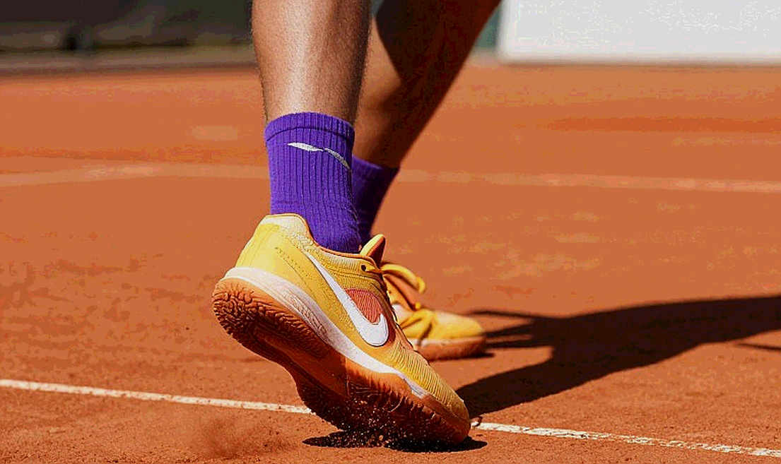 Nhãn "tennis" và bản phân tích không có một cú giao bóng nào